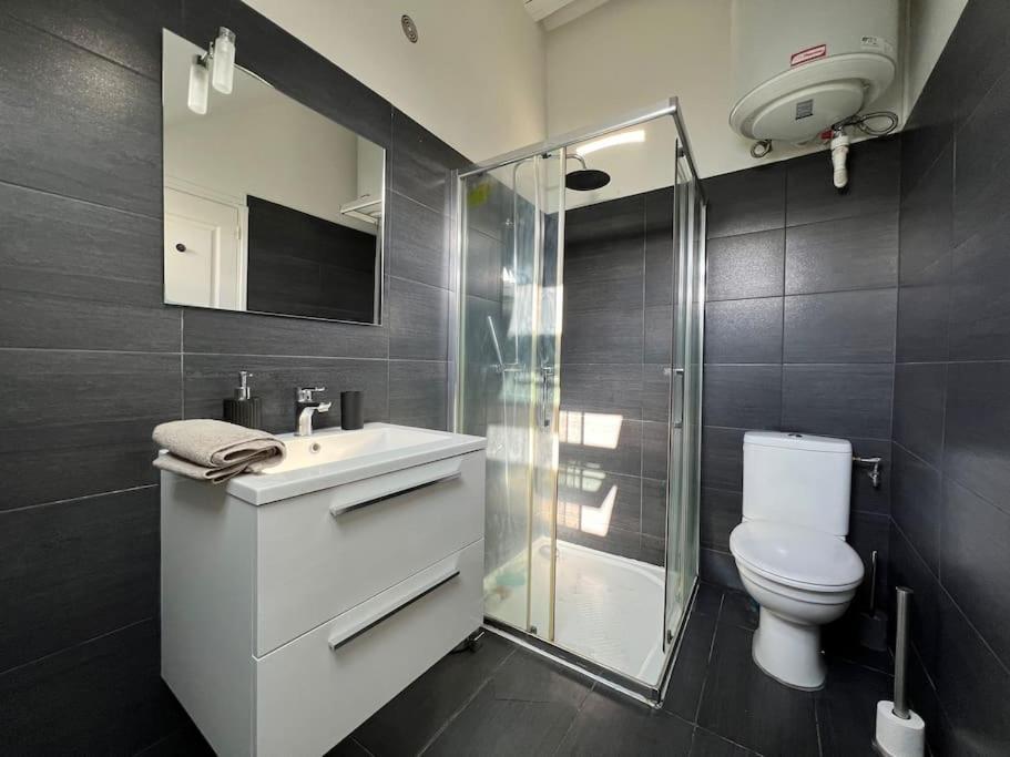 Bright Studio Apartment - Fontainebleau Exterior photo